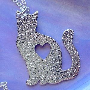 🐈‍⬛ NWOT 925 SILVER NECKLACE WITH HAMMERED SILVER TONE CAT PENDANT